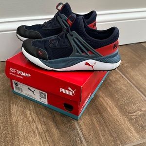 Boys Puma slip on sneakers